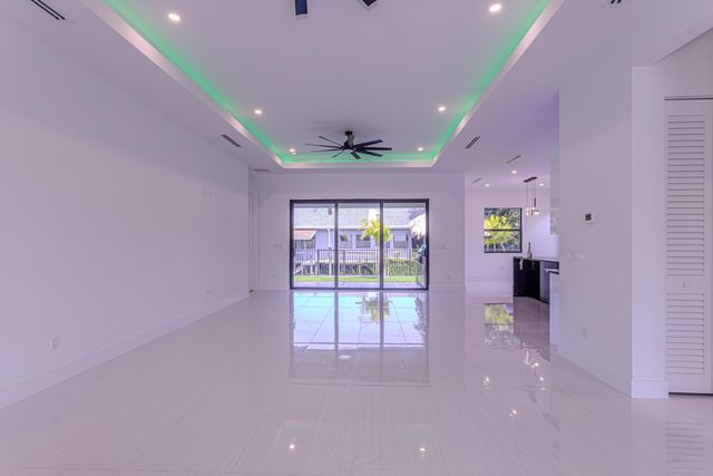 6574 Rigger Road, Lake Worth, FL 33462