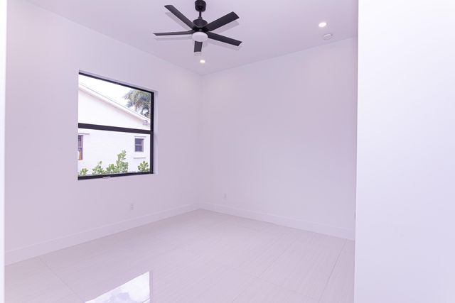 6574 Rigger Road, Lake Worth, FL 33462