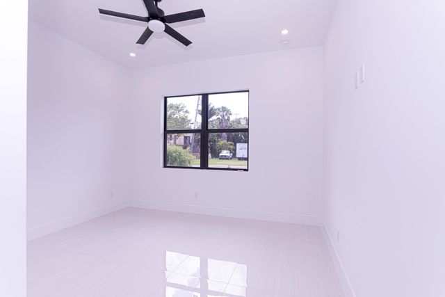 6574 Rigger Road, Lake Worth, FL 33462