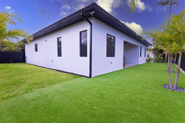 6574 Rigger Road, Lake Worth, FL 33462