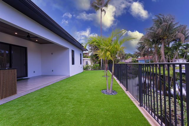 6574 Rigger Road, Lake Worth, FL 33462
