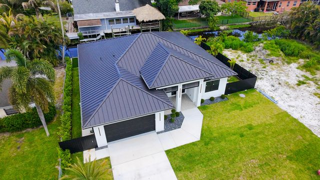 6574 Rigger Road, Lake Worth, FL 33462