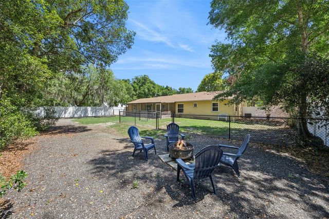 80 WHITCOMB AVENUE, Umatilla, FL 32784