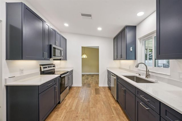 80 WHITCOMB AVENUE, Umatilla, FL 32784