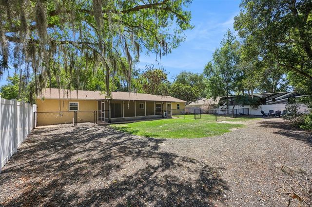 80 WHITCOMB AVENUE, Umatilla, FL 32784