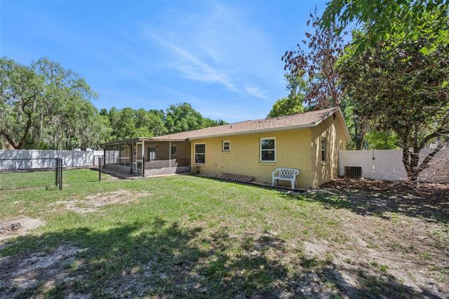 80 WHITCOMB AVENUE, Umatilla, FL 32784