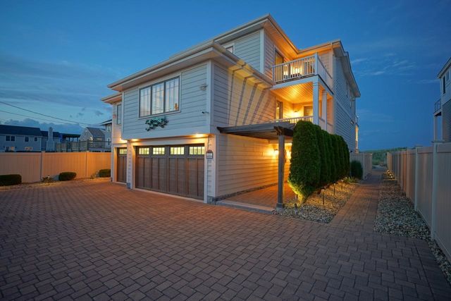 126 Ocean Boulevard, Seabrook, NH 03874