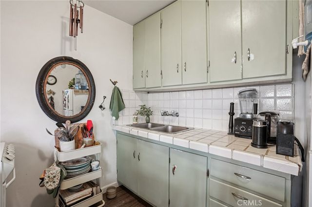 1940 N Ardmore, Manhattan Beach, CA 90266