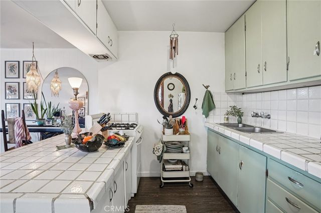 1940 N Ardmore, Manhattan Beach, CA 90266