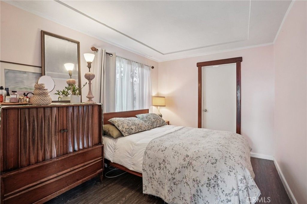 Image 16 of property listing at 1940 N Ardmore, Manhattan Beach, CA 90266