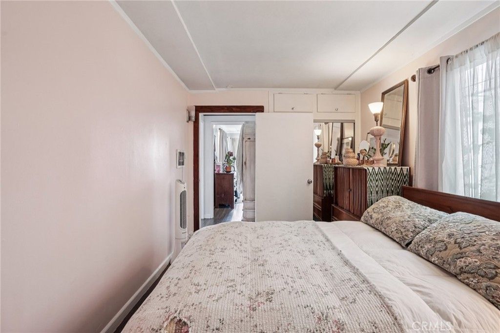 Image 17 of property listing at 1940 N Ardmore, Manhattan Beach, CA 90266