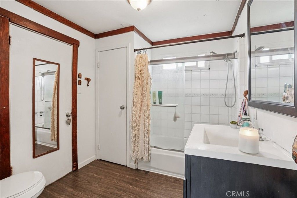 Image 20 of property listing at 1940 N Ardmore, Manhattan Beach, CA 90266