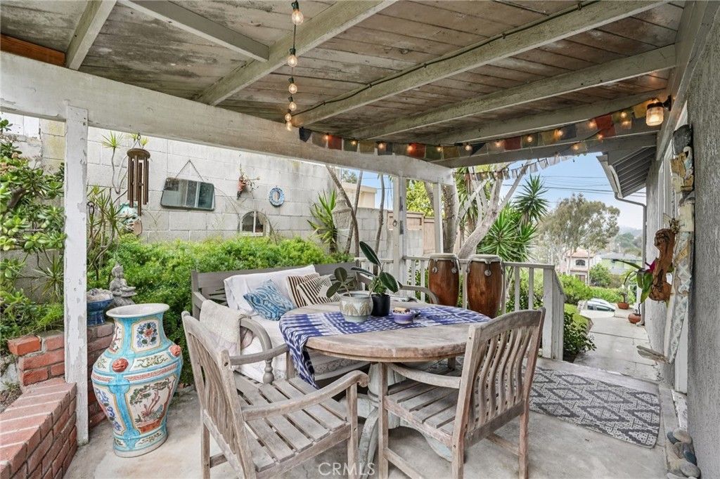 Image 22 of property listing at 1940 N Ardmore, Manhattan Beach, CA 90266