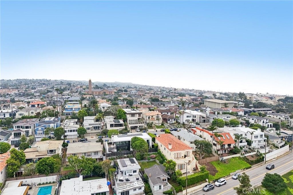 Image 34 of property listing at 1940 N Ardmore, Manhattan Beach, CA 90266