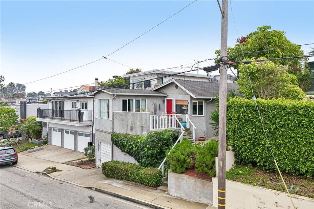 Image 4 of property listing at 1940 N Ardmore, Manhattan Beach, CA 90266