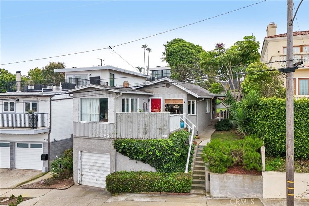 Image 5 of property listing at 1940 N Ardmore, Manhattan Beach, CA 90266