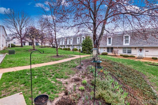 4351 Chateau De Ville Drive C, St Louis, MO 63129