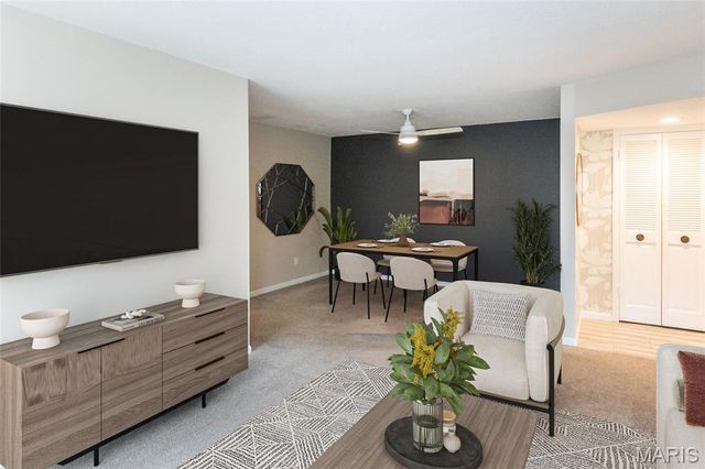 4351 Chateau De Ville Drive C, St Louis, MO 63129