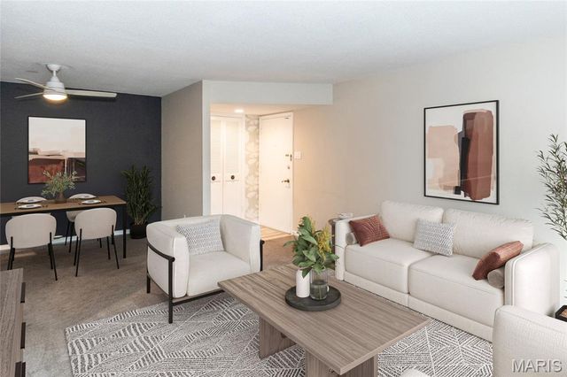 4351 Chateau De Ville Drive C, St Louis, MO 63129