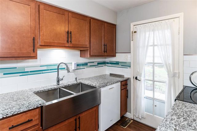 4351 Chateau De Ville Drive C, St Louis, MO 63129