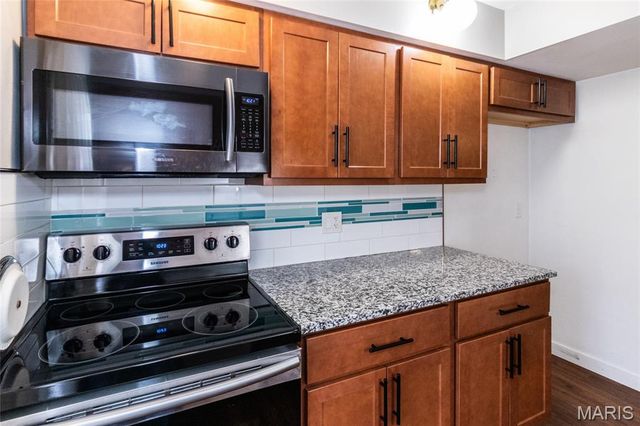 4351 Chateau De Ville Drive C, St Louis, MO 63129