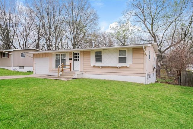 9411 Farley Avenue, Kansas City, MO 64138