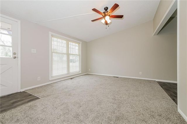 9411 Farley Avenue, Kansas City, MO 64138