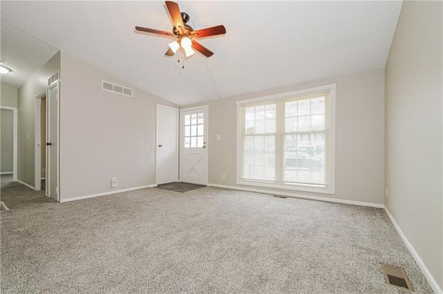 9411 Farley Avenue, Kansas City, MO 64138