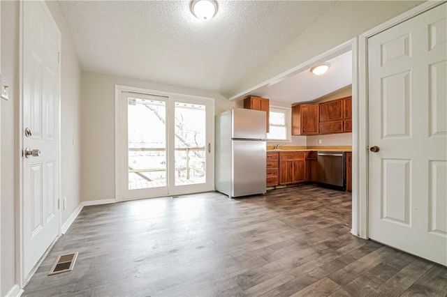 9411 Farley Avenue, Kansas City, MO 64138