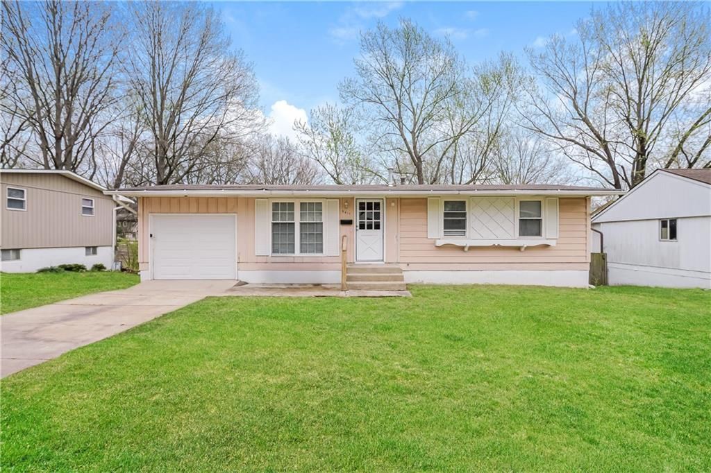 9411 Farley Avenue, Kansas City, MO 64138