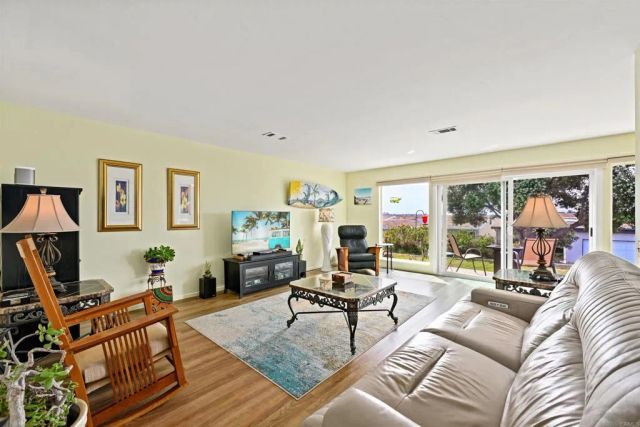 3808 Vista Campana South 11, Oceanside, CA 92057