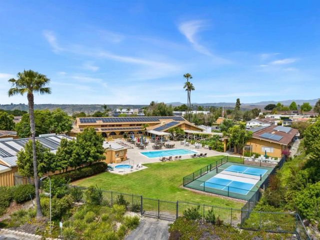 3808 Vista Campana South 11, Oceanside, CA 92057