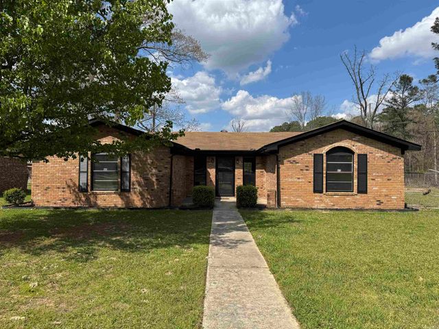 5923 Davis Drive, Pine Bluff, AR 71603