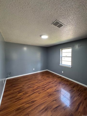 5923 Davis Drive, Pine Bluff, AR 71603