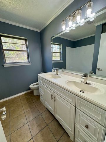 5923 Davis Drive, Pine Bluff, AR 71603