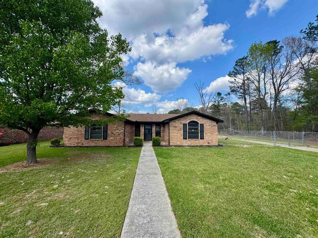 5923 Davis Drive, Pine Bluff, AR 71603