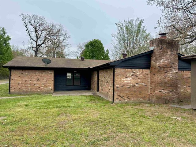 5923 Davis Drive, Pine Bluff, AR 71603