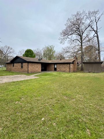 5923 Davis Drive, Pine Bluff, AR 71603
