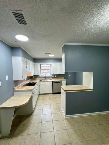 5923 Davis Drive, Pine Bluff, AR 71603