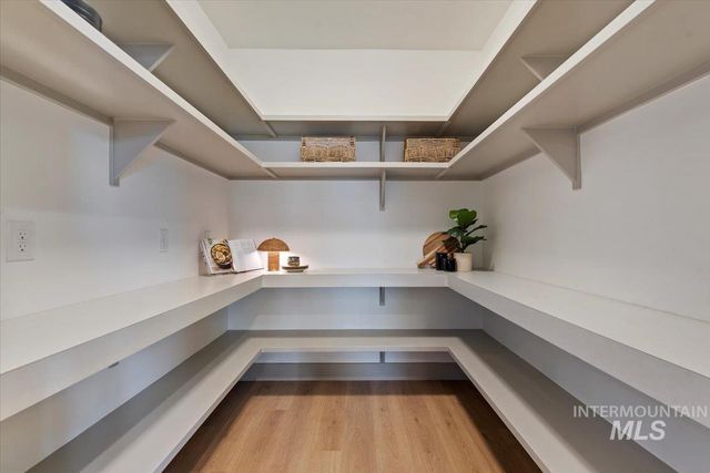 6426 W Danes Dr. Shasta XXL, Eagle, ID 83616