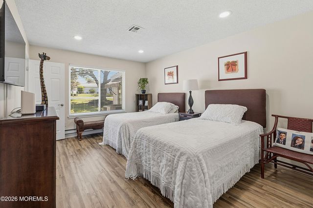 297a Yardley Drive, Monroe, NJ 08831