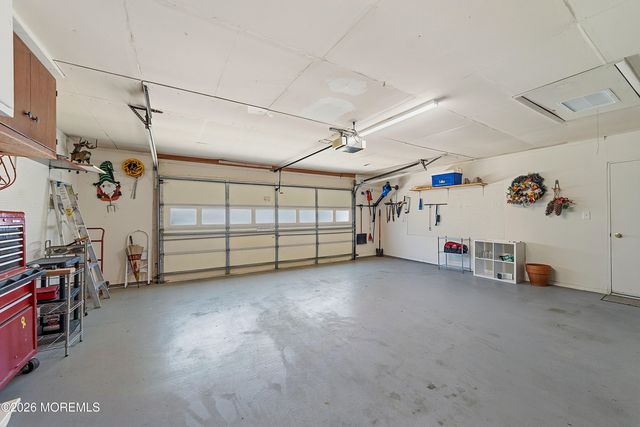 297a Yardley Drive, Monroe, NJ 08831