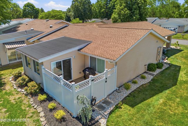 297a Yardley Drive, Monroe, NJ 08831