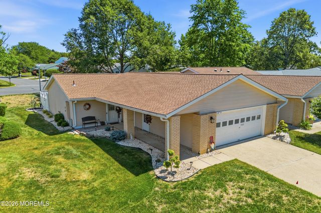 297a Yardley Drive, Monroe, NJ 08831