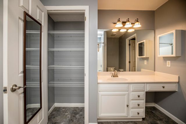 1181 Oatlands Park, Lexington, KY 40509