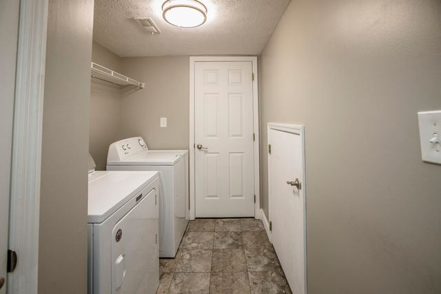 1181 Oatlands Park, Lexington, KY 40509