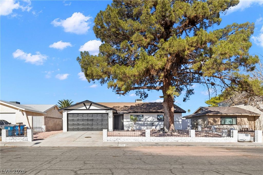 1712 Rockcrest Drive, Las Vegas, NV 89108 — exterior