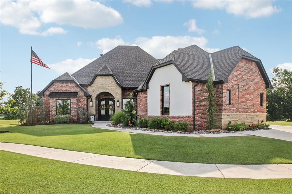 5813 Tiger Stone Drive, Mustang, OK 73064