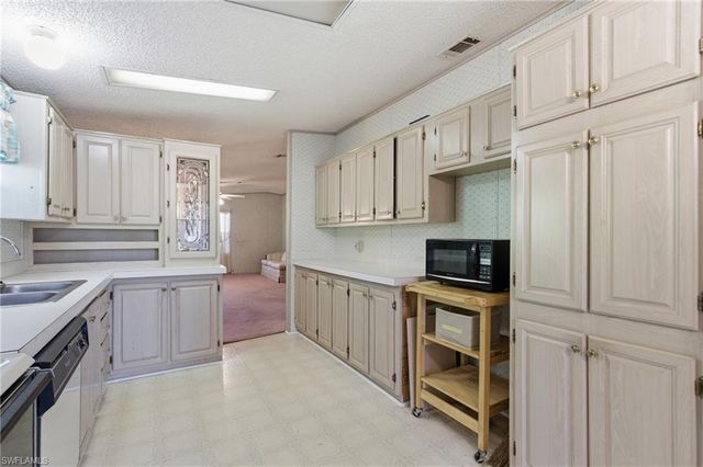 11250 Stringfellow RD, Bokeelia, FL 33922