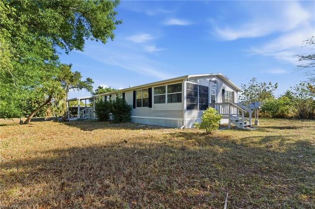 11250 Stringfellow RD, Bokeelia, FL 33922